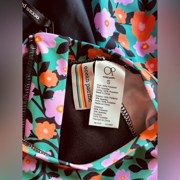 OP Ocean Pacific long sleeve one piece swimsuit surf suit black and floral - Picture 4 of 6